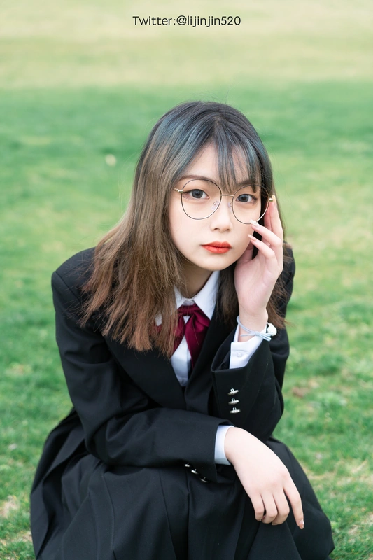 户外黑长服 - 梨瑾瑾