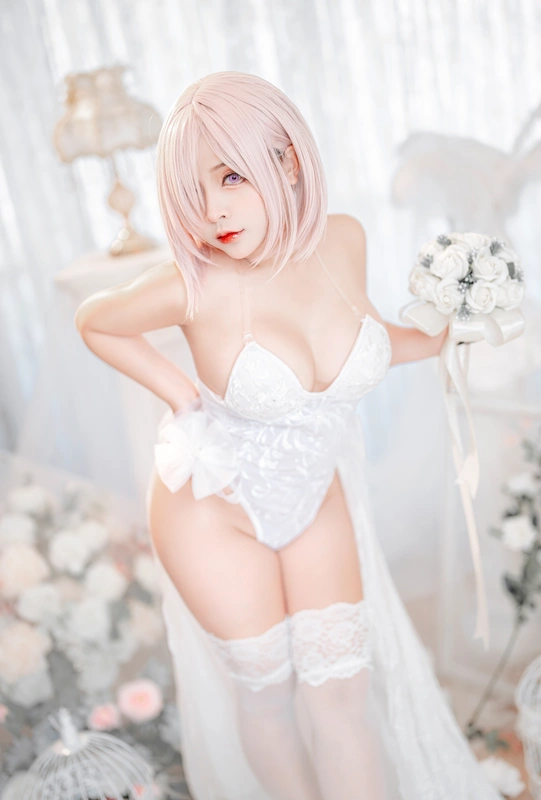 Mashu white lingerie body oil - Sayo Momo
